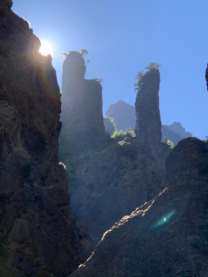 Domo Conguillio Conecta Con Tu Energia Sagrada Junto Al Salto Truful Truful Con Una Vista Majestuosa Que Podras Disfrutar En Una Tinaja Una Experiencia Que Alineara Tu Espiritu Y Tu Energia Interior Vivelo Меліпеуко Екстер'єр фото