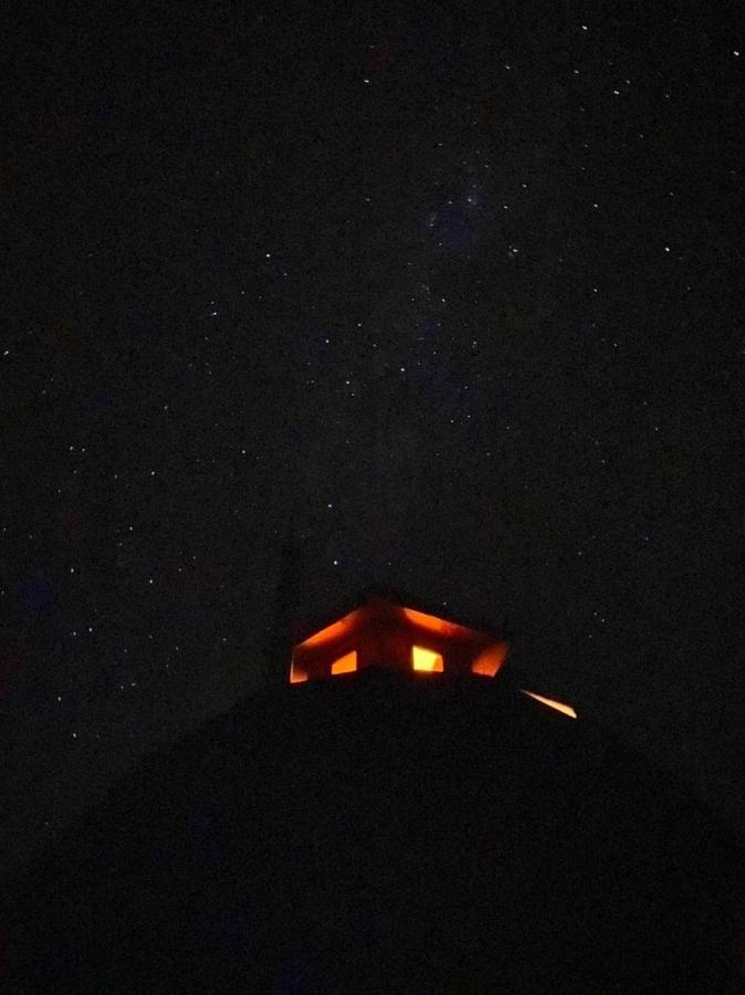 Domo Conguillio Conecta Con Tu Energia Sagrada Junto Al Salto Truful Truful Con Una Vista Majestuosa Que Podras Disfrutar En Una Tinaja Una Experiencia Que Alineara Tu Espiritu Y Tu Energia Interior Vivelo Меліпеуко Екстер'єр фото