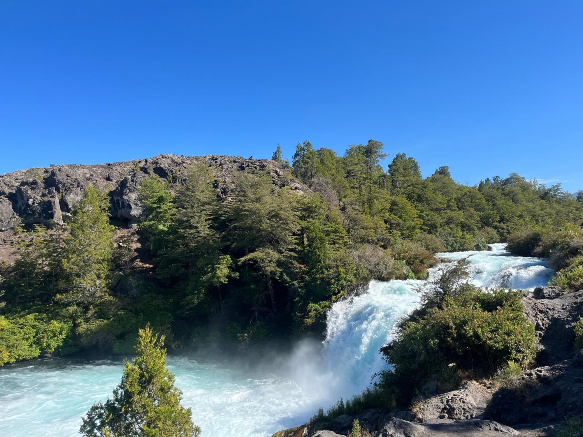 Domo Conguillio Conecta Con Tu Energia Sagrada Junto Al Salto Truful Truful Con Una Vista Majestuosa Que Podras Disfrutar En Una Tinaja Una Experiencia Que Alineara Tu Espiritu Y Tu Energia Interior Vivelo Меліпеуко Екстер'єр фото